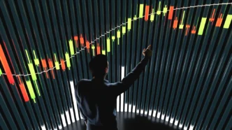 What is a moving average which one is better SMA or EMA